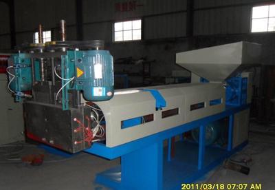 【EVA 新料、回料熱切風(fēng)冷造粒機生產(chǎn)線】